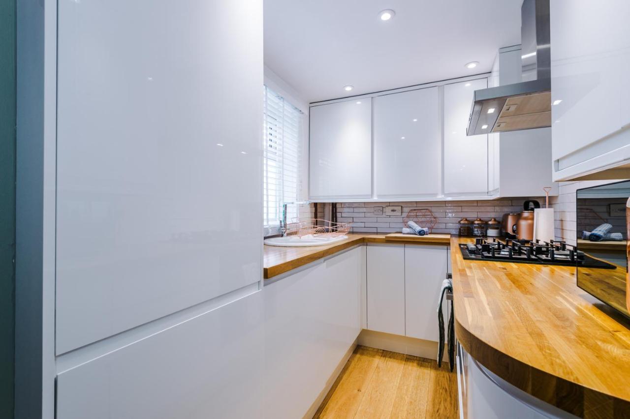 New! Gorgeous 2-Bed Home In Chester City Centre By 53 Degrees Property - Incredible Location, Ideal For Small Groups - Sleeps 6! المظهر الخارجي الصورة