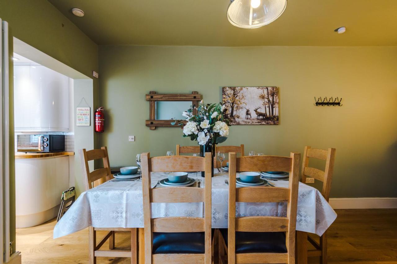 New! Gorgeous 2-Bed Home In Chester City Centre By 53 Degrees Property - Incredible Location, Ideal For Small Groups - Sleeps 6! المظهر الخارجي الصورة