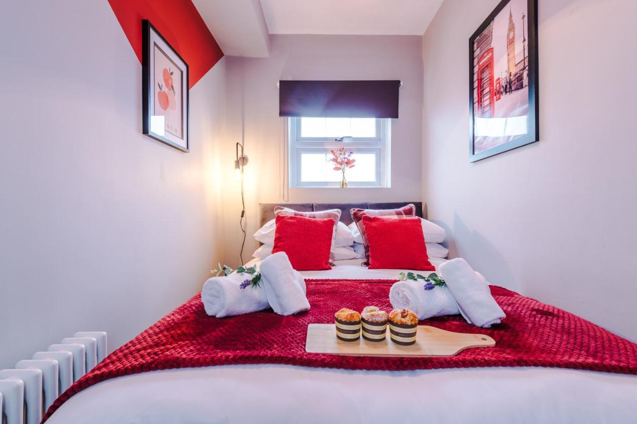 New! Gorgeous 2-Bed Home In Chester City Centre By 53 Degrees Property - Incredible Location, Ideal For Small Groups - Sleeps 6! المظهر الخارجي الصورة