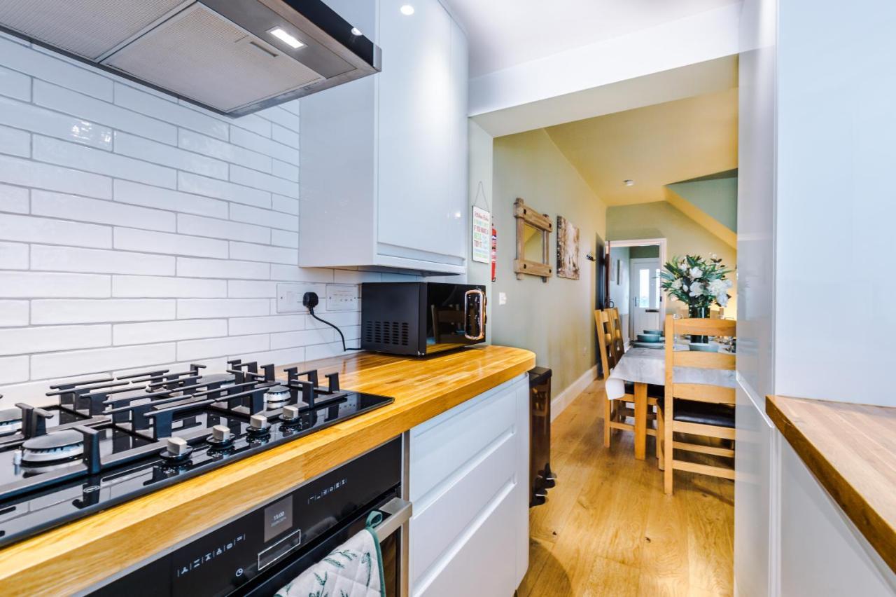 New! Gorgeous 2-Bed Home In Chester City Centre By 53 Degrees Property - Incredible Location, Ideal For Small Groups - Sleeps 6! المظهر الخارجي الصورة