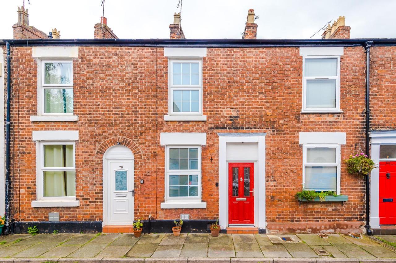 New! Gorgeous 2-Bed Home In Chester City Centre By 53 Degrees Property - Incredible Location, Ideal For Small Groups - Sleeps 6! المظهر الخارجي الصورة